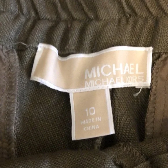 Michael Kors olive green 100% linen utility style shorts Sz 10 😍 - Picture 2 of 10